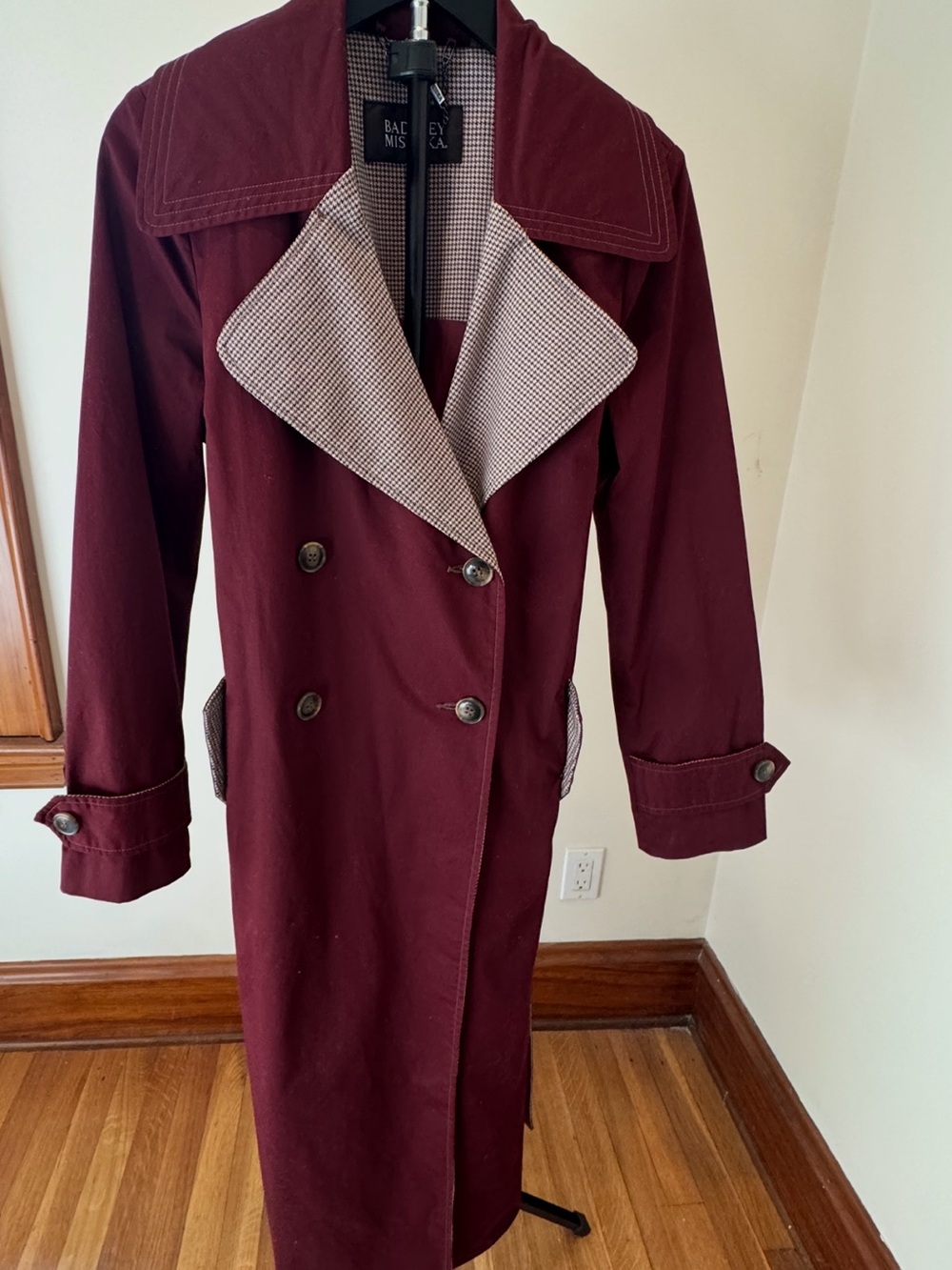 Badgley Mischka Burgundy Trench Coat with Houndstooth Trim